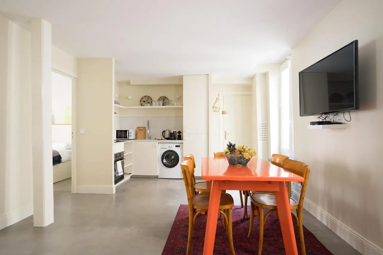 Elegant And Modern Parisian Charm Lejlighed *