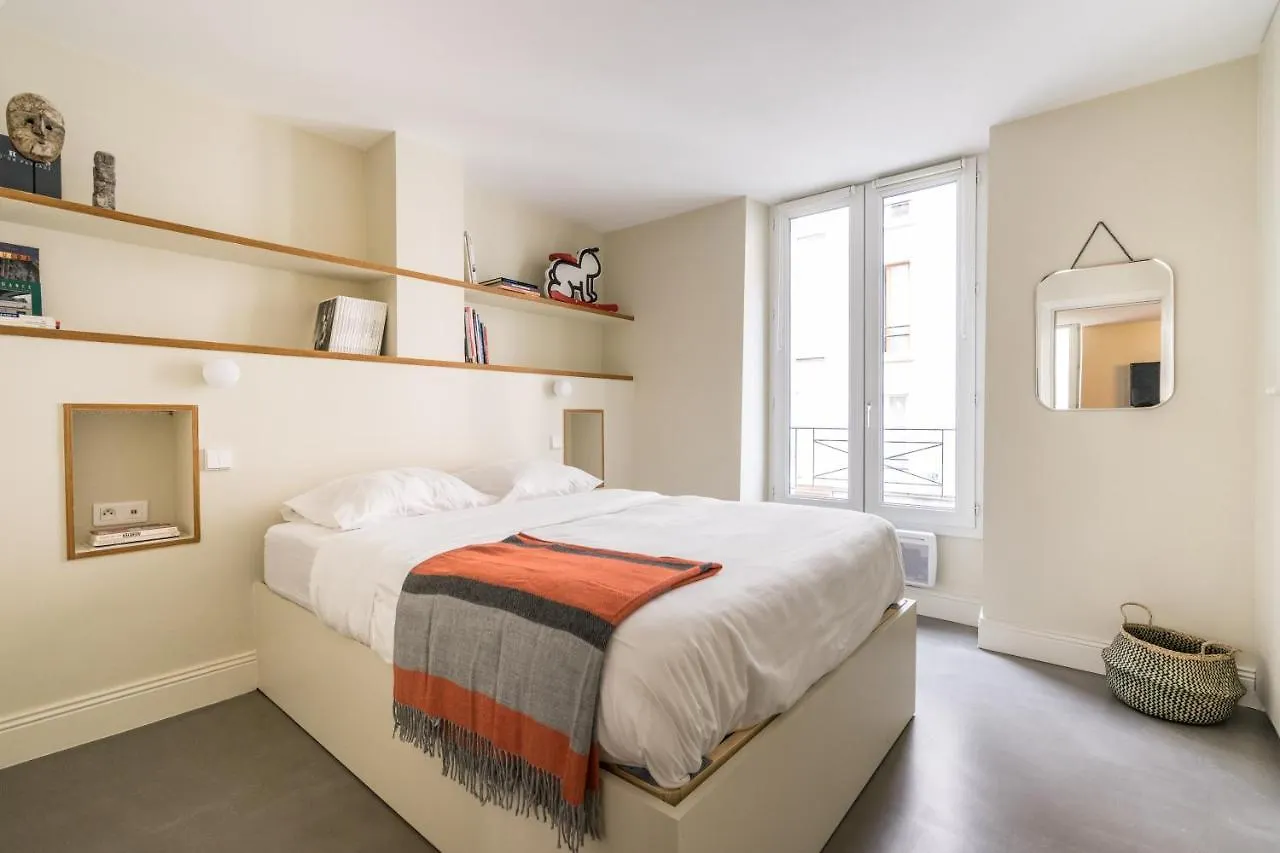 Apartment Elegant And Modern Parisian Charm *