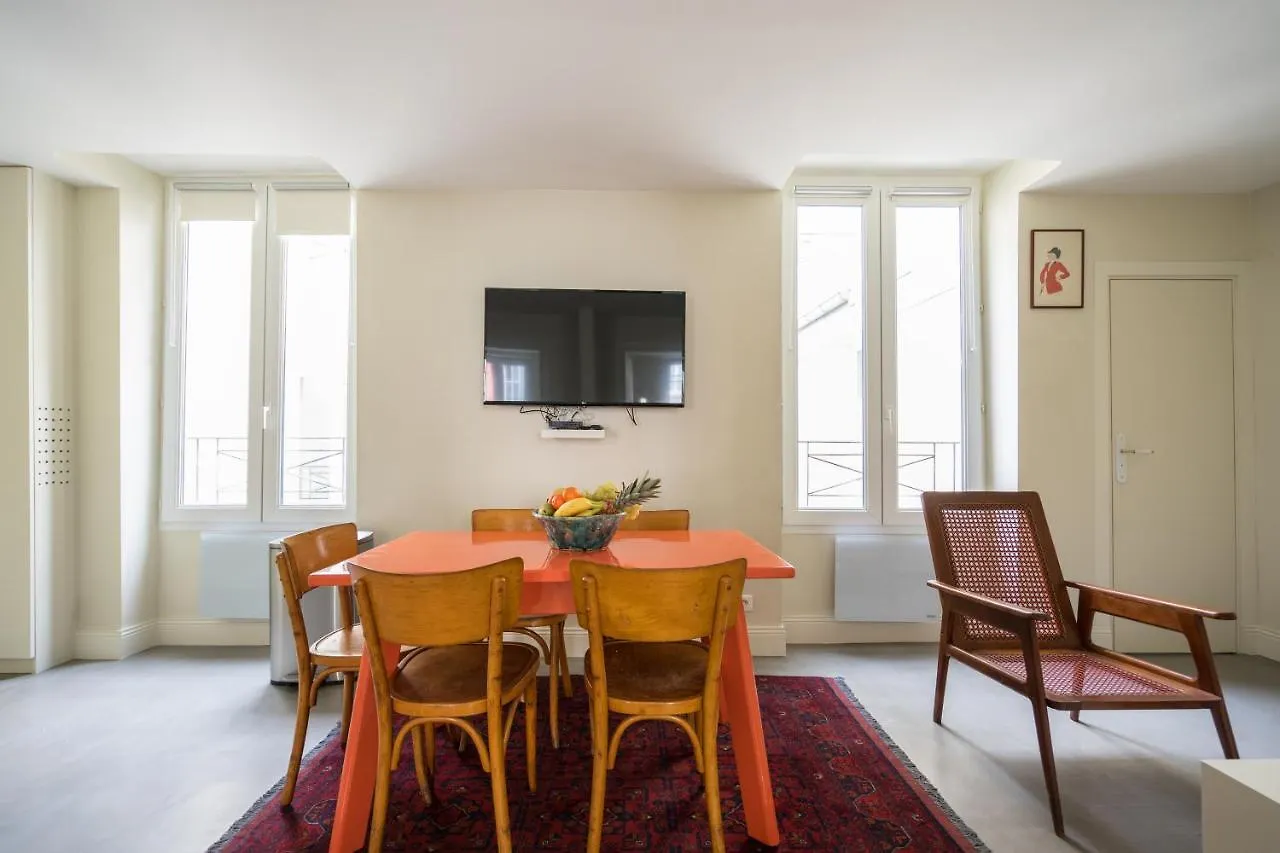 Lejlighed Elegant And Modern Parisian Charm