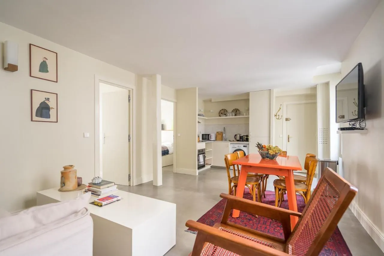 Elegant And Modern Parisian Charm Παρίσι